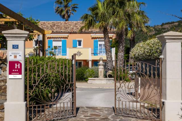 Les flots bleus hotel · the Var · Le Lavandou
